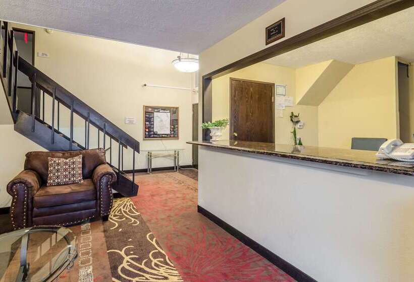 Отель Rodeway Inn Mitchell