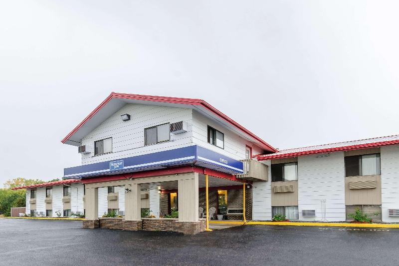 Отель Rodeway Inn Mitchell