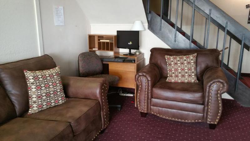 Отель Rodeway Inn Mitchell