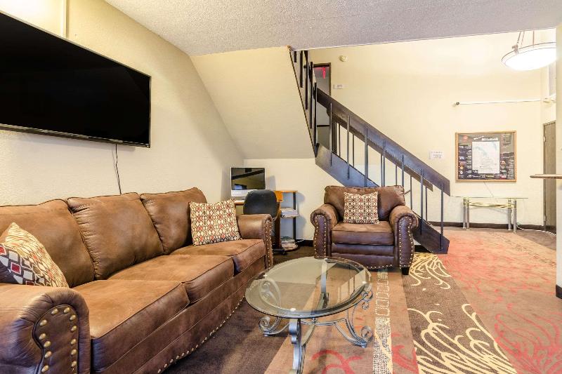 Отель Rodeway Inn Mitchell