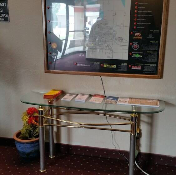 Отель Rodeway Inn Mitchell