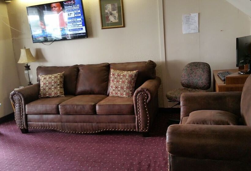 Отель Rodeway Inn Mitchell