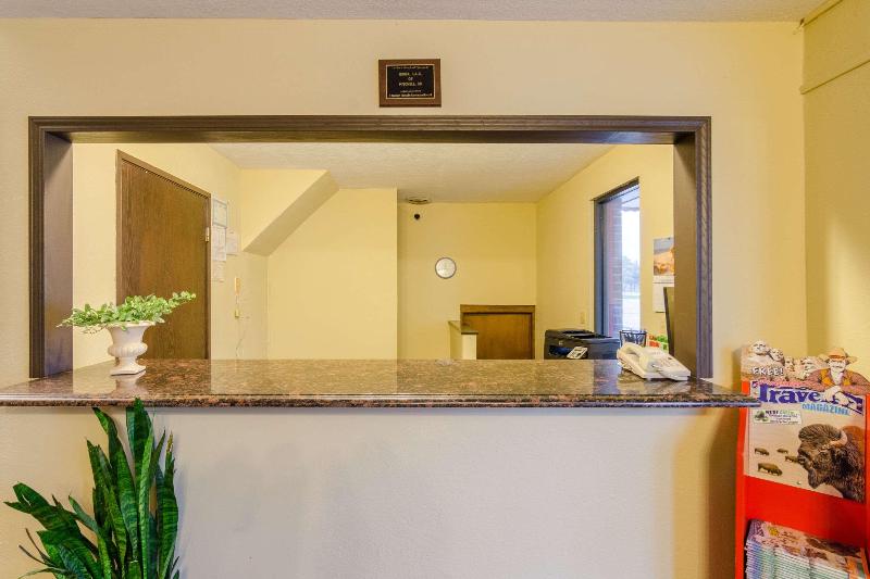 Отель Rodeway Inn Mitchell