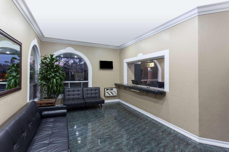 Super 8 By Wyndham San Diego Hotel Circle