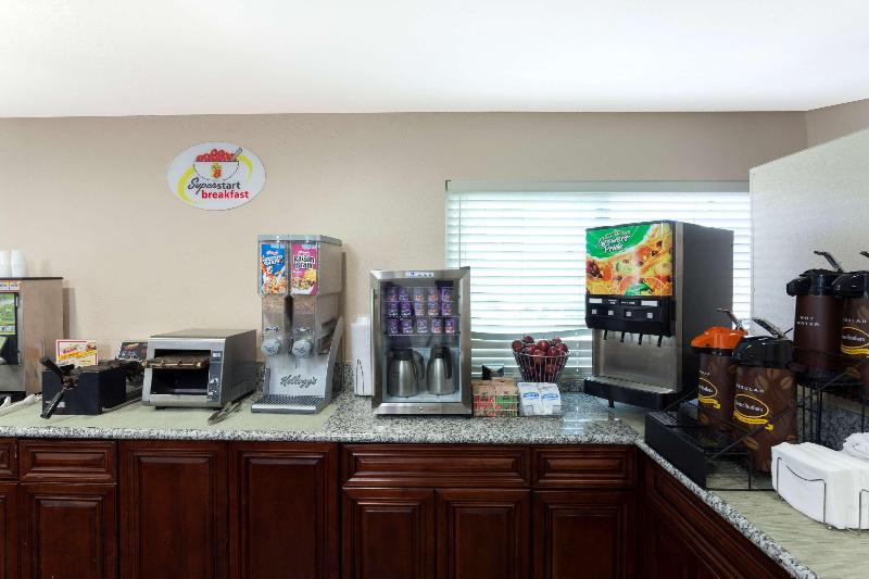 Super 8 By Wyndham San Diego Hotel Circle