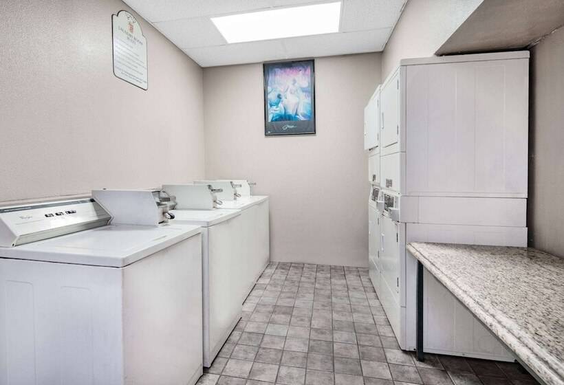 Super 8 By Wyndham San Diego Hotel Circle