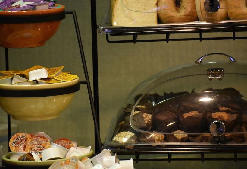 Surestay Hotel By Best Western Brunswick