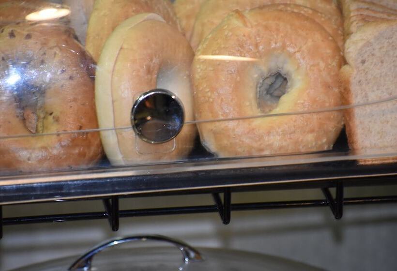 Surestay Hotel By Best Western Brunswick