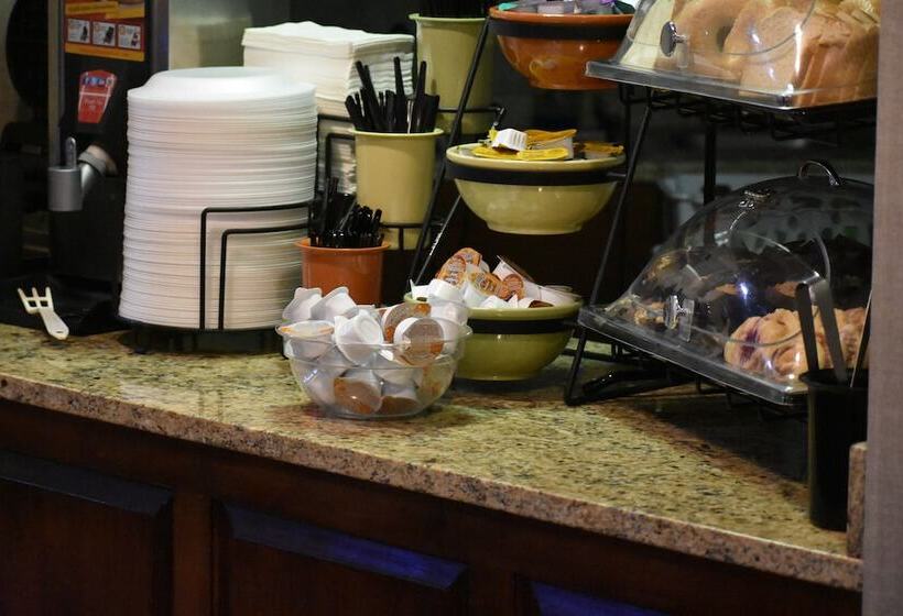 Surestay Hotel By Best Western Brunswick