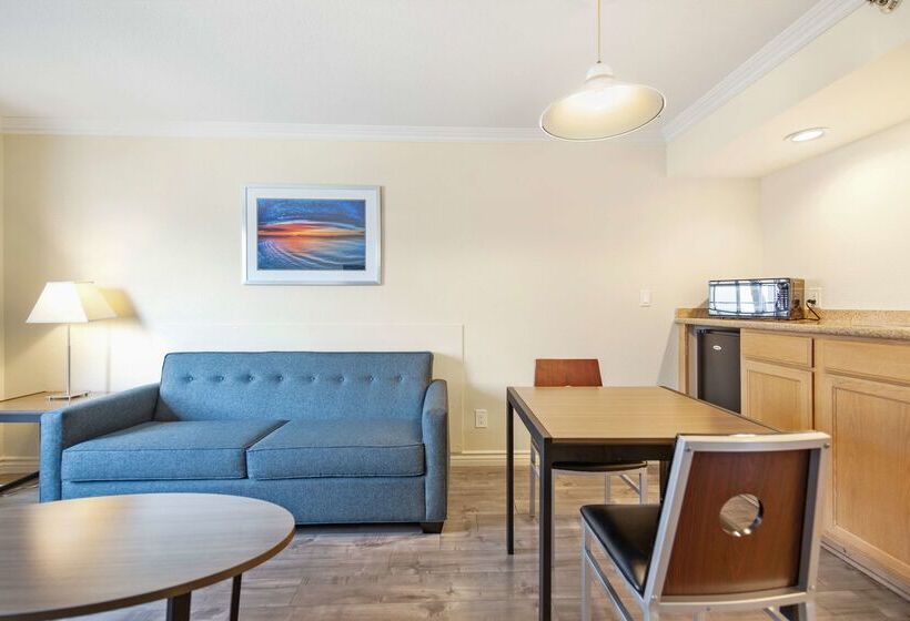 בית מלון כפרי Surestay  By Best Western Fontana