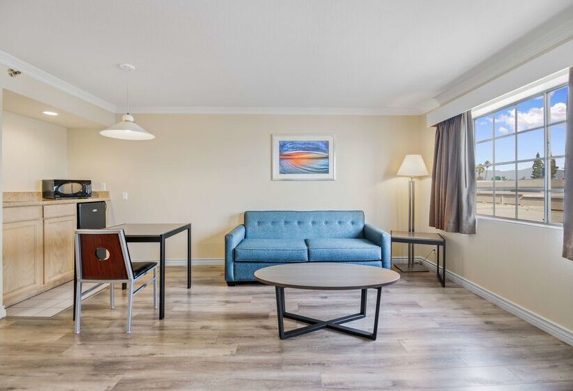 בית מלון כפרי Surestay  By Best Western Fontana