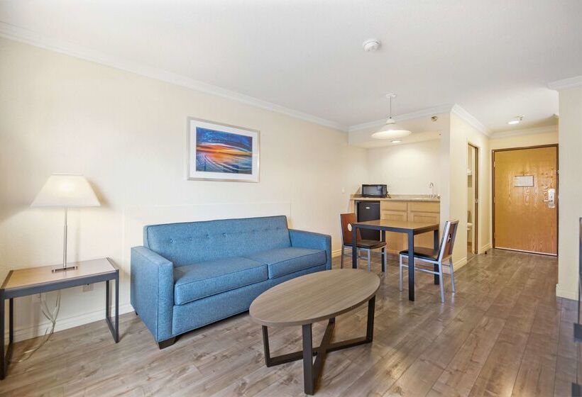 בית מלון כפרי Surestay  By Best Western Fontana