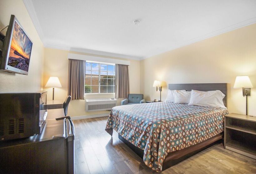 בית מלון כפרי Surestay  By Best Western Fontana