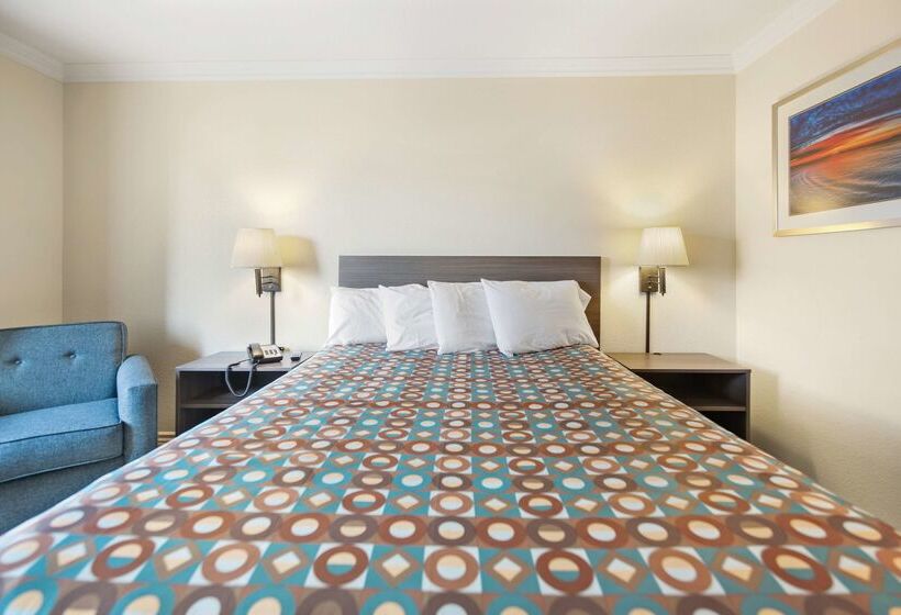 בית מלון כפרי Surestay  By Best Western Fontana