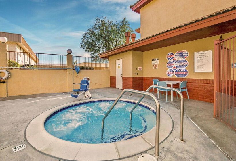 בית מלון כפרי Surestay  By Best Western Fontana