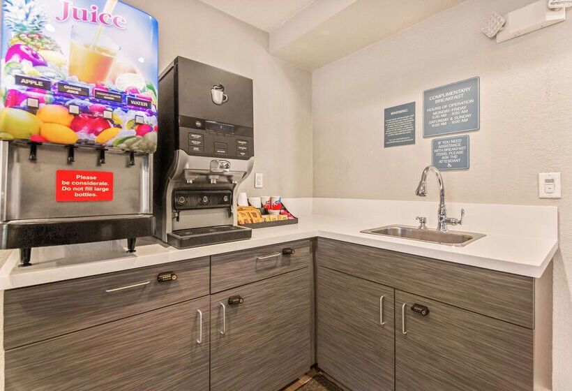 בית מלון כפרי Surestay  By Best Western Fontana