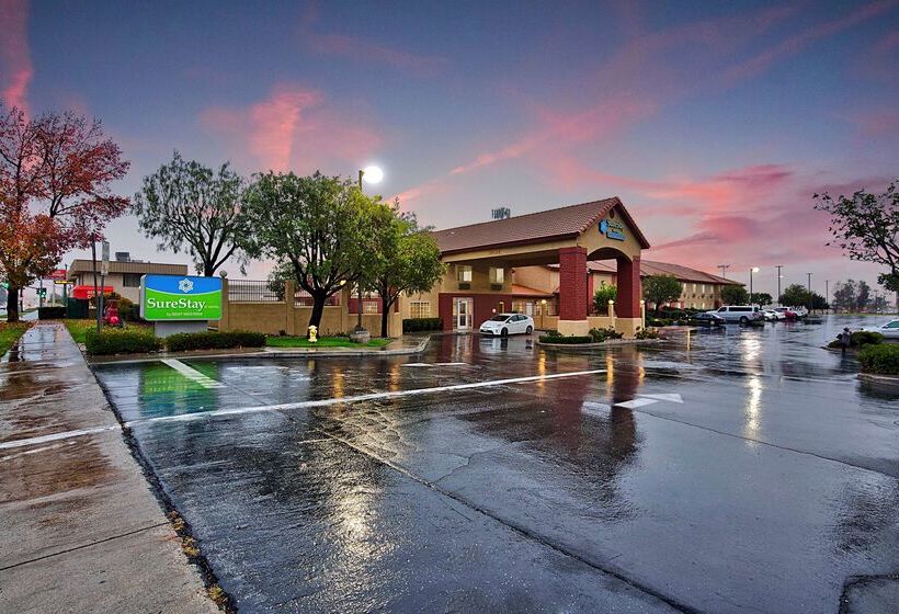 בית מלון כפרי Surestay  By Best Western Fontana