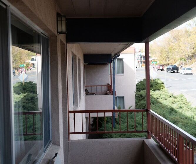 酒店 The Durango Lodge