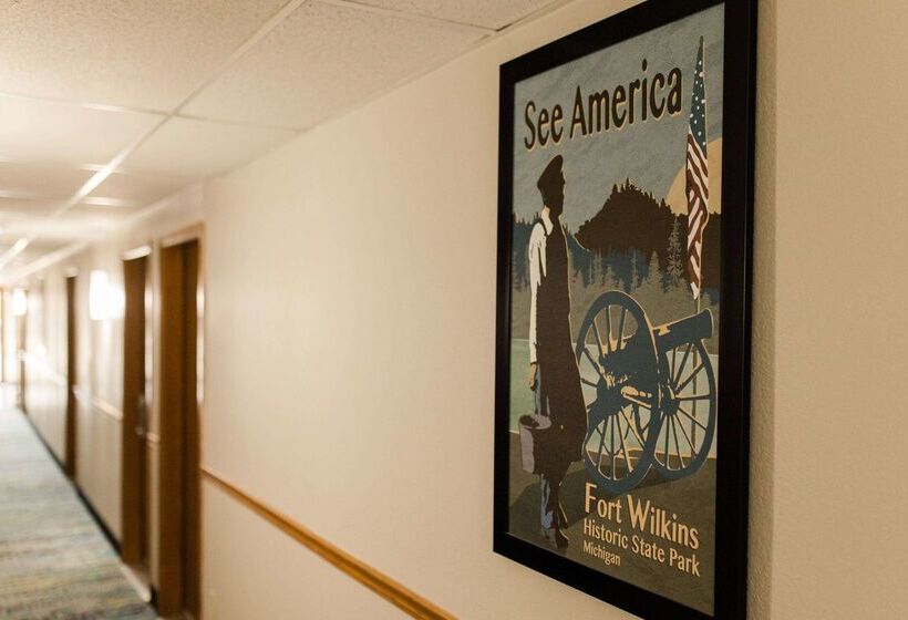 فندق Travelodge By Wyndham Escanaba