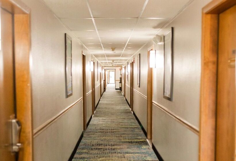 فندق Travelodge By Wyndham Escanaba