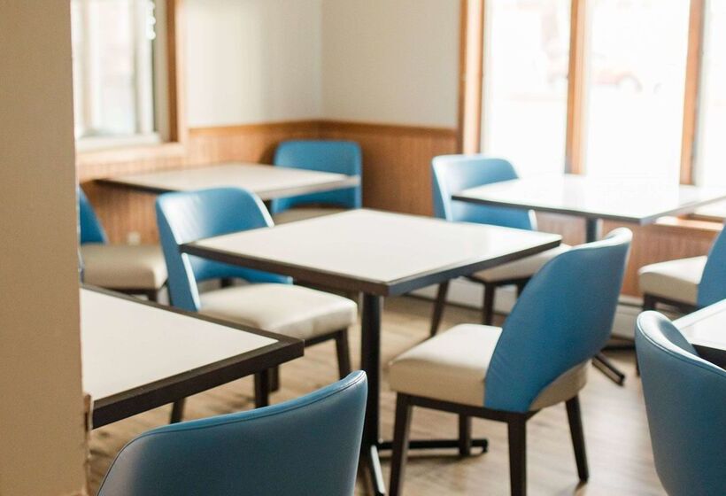 فندق Travelodge By Wyndham Escanaba