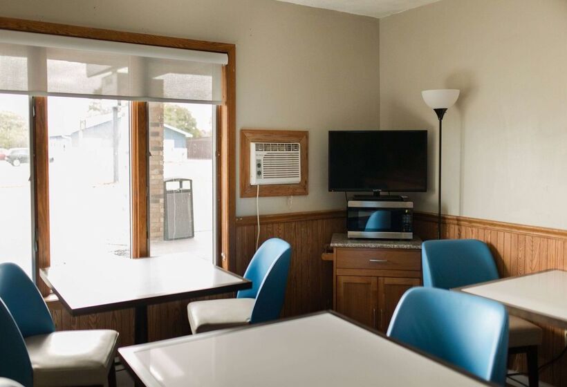 فندق Travelodge By Wyndham Escanaba