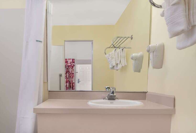 فندق Travelodge By Wyndham Klamath Falls