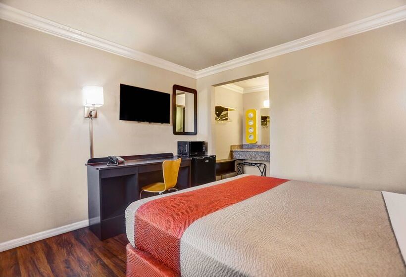 Motel 6fresno, Ca Belmont Ave