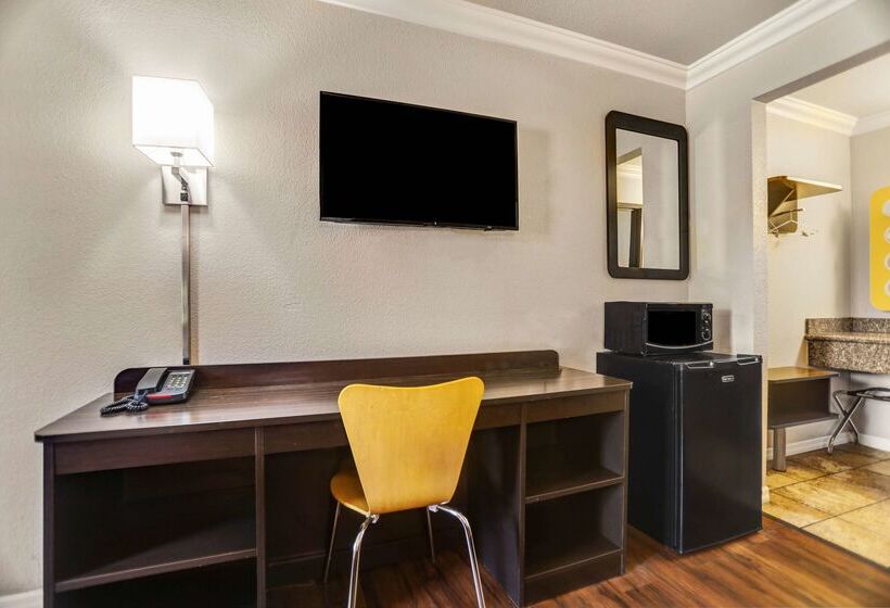 Motel 6fresno, Ca Belmont Ave