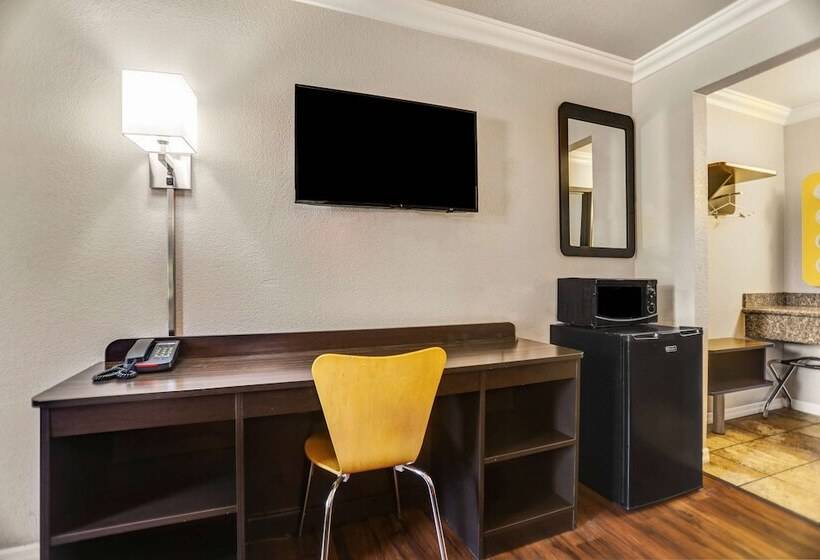 Motel 6fresno, Ca Belmont Ave