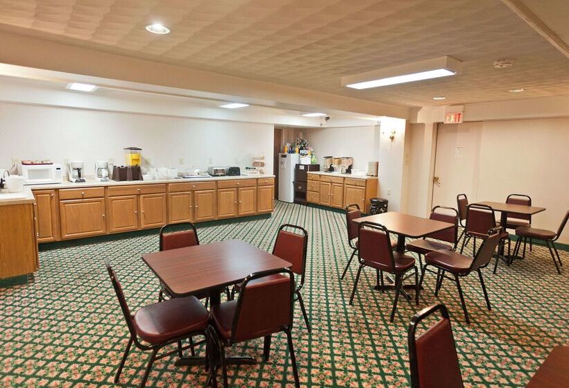 汽车旅馆  Baymont By Wyndham Lake George