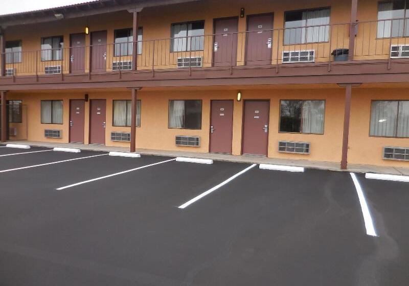 모텔 Best Economy Inn & Suites