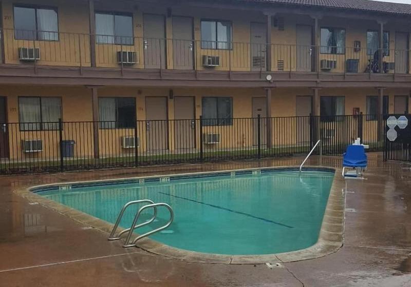 모텔 Best Economy Inn & Suites