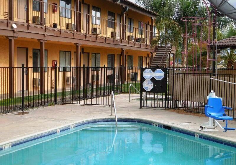 모텔 Best Economy Inn & Suites