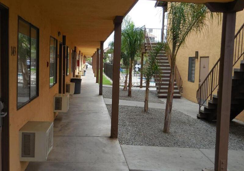 מוטל Best Economy Inn & Suites