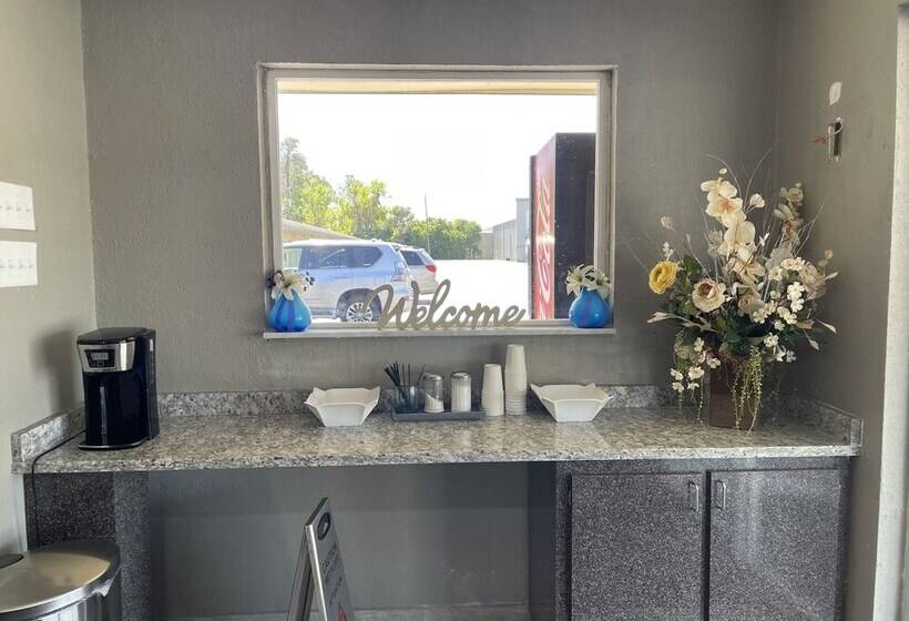 מוטל Driftwood Inn   Lake City