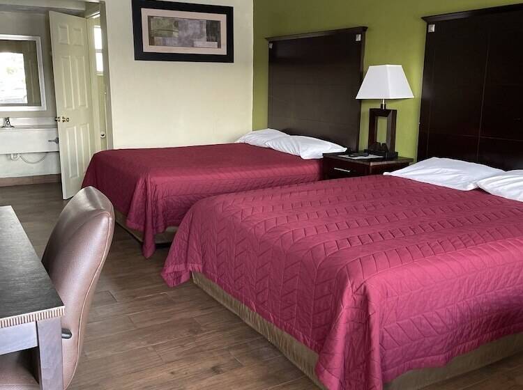 מוטל Driftwood Inn   Lake City