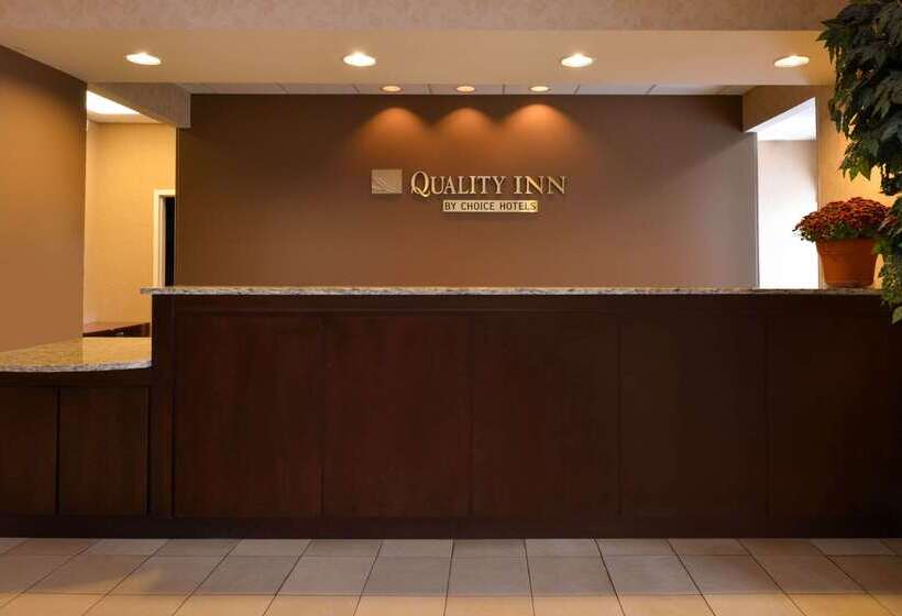 모텔 Quality Inn Dutch Inn