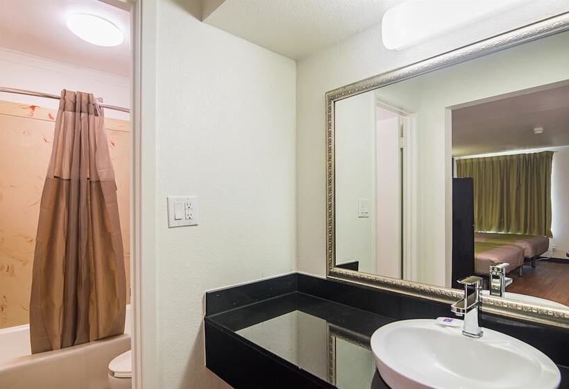 فندق على الطريق Studio 6tyler, Tx