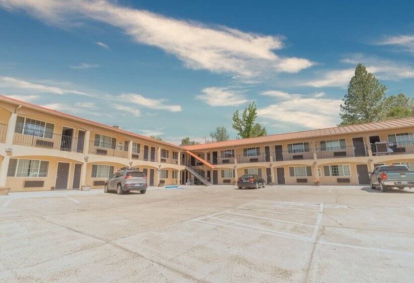 מוטל The Yosemite Inn