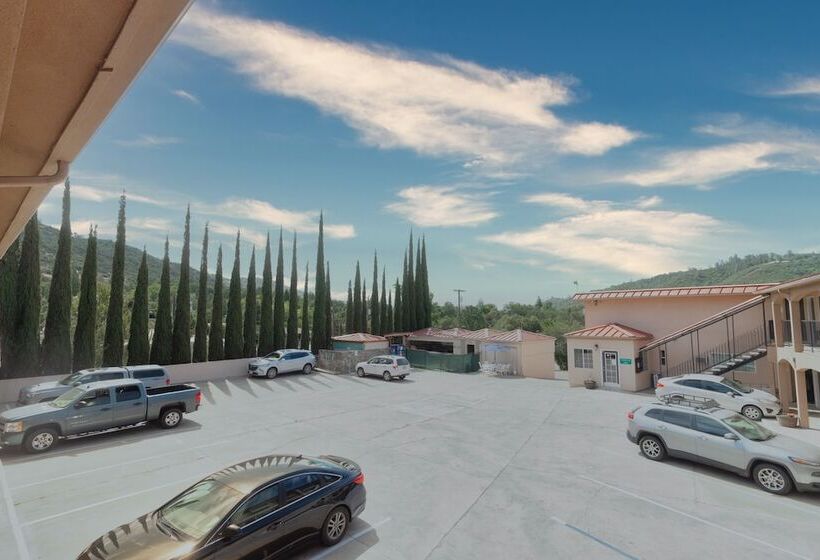 מוטל The Yosemite Inn