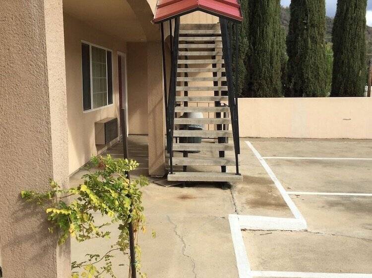 מוטל The Yosemite Inn