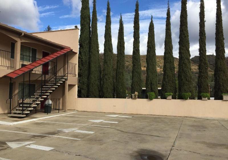 מוטל The Yosemite Inn