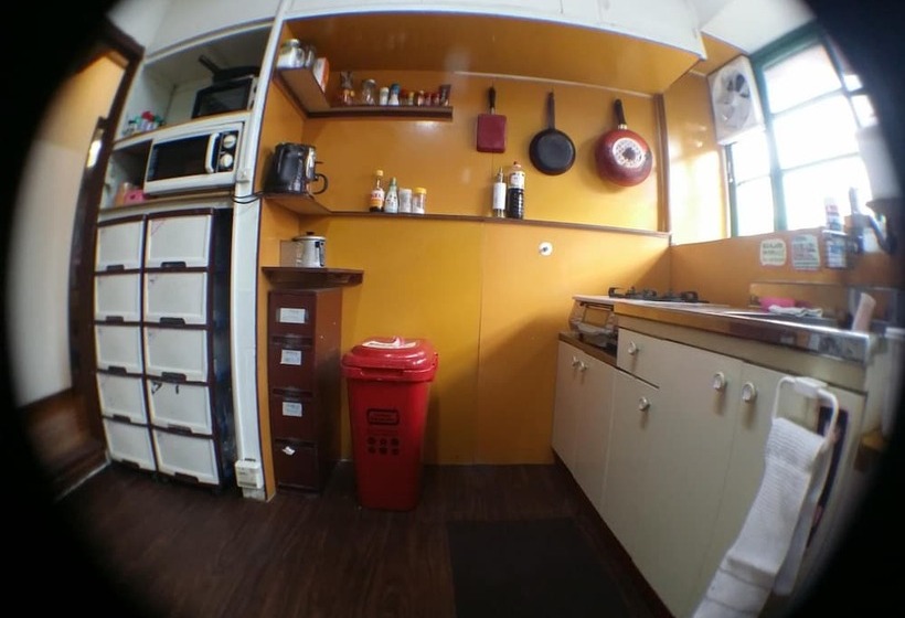 הוסטל Guesthouse Base Okinawa