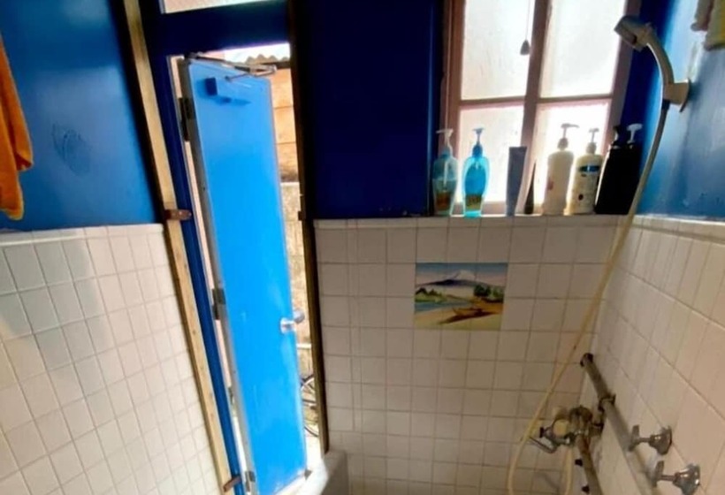 הוסטל Guesthouse Base Okinawa