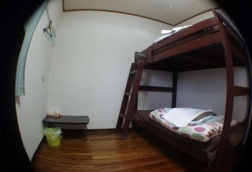 فندق صغير Guesthouse Base Okinawa