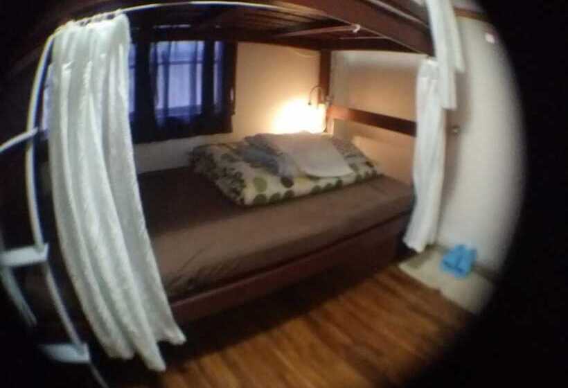 הוסטל Guesthouse Base Okinawa