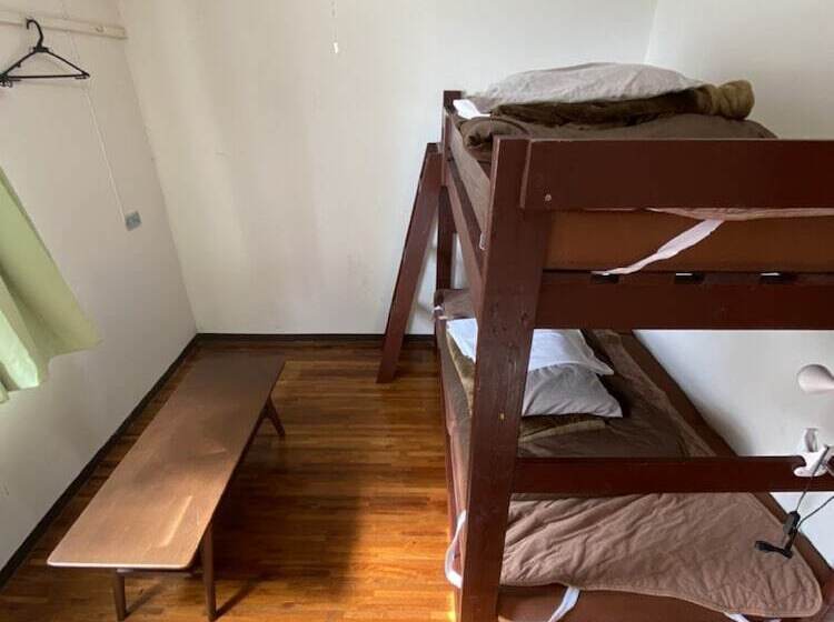 הוסטל Guesthouse Base Okinawa