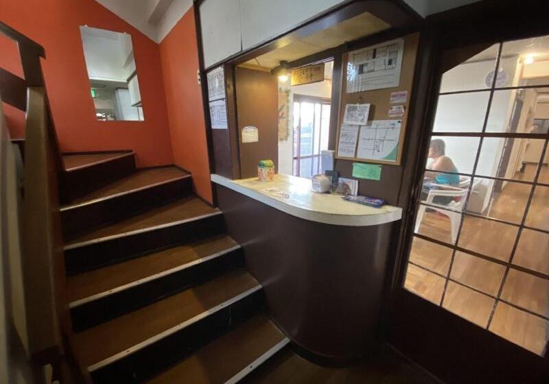 הוסטל Guesthouse Base Okinawa