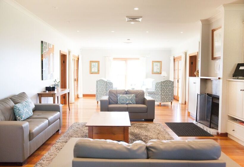 Audrey Wilkinson Vineyard